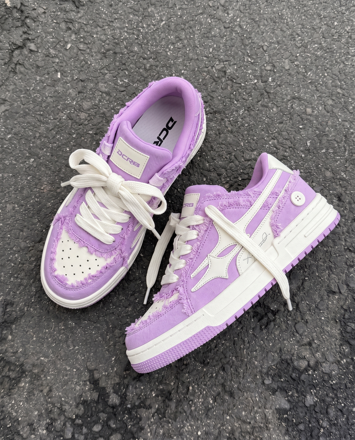 DCRB Distressed Lavendel Sneakers